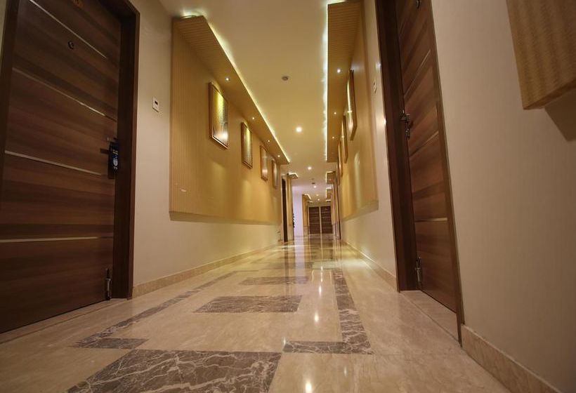 Hotel Oyo Premium Limda Chowk 9