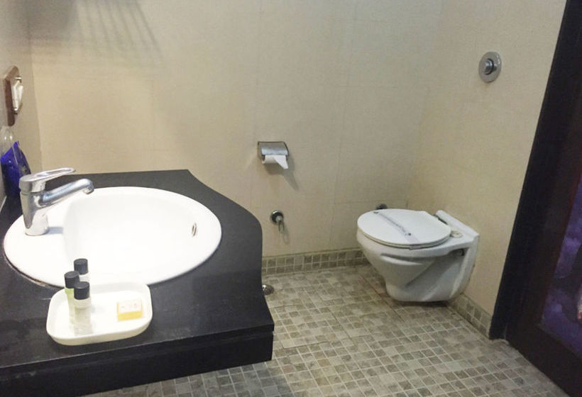 Hotel Oyo Premium Corbett Kyari 1