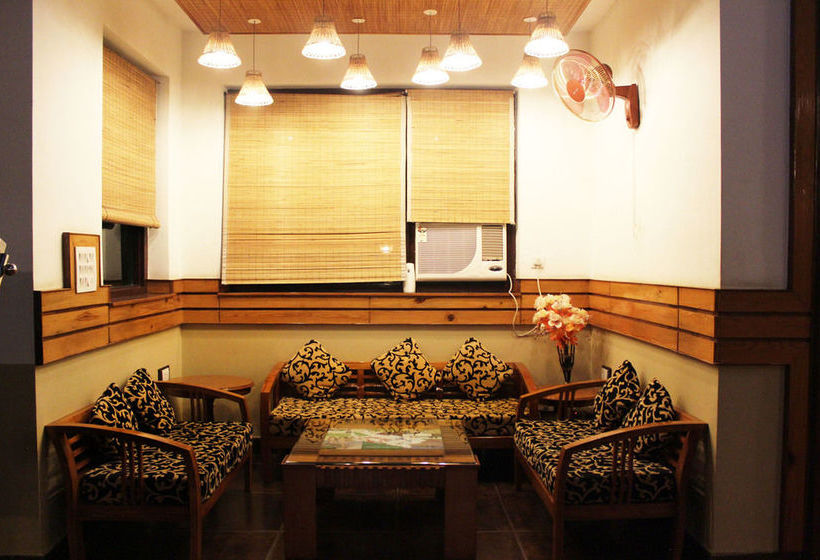 Hotel Oyo Premium Corbett Kyari 13