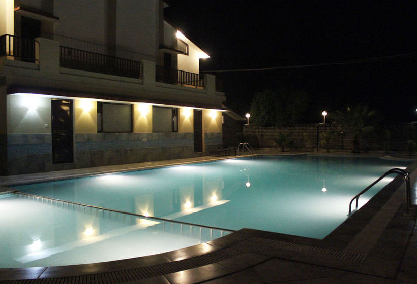 Hotel Oyo Premium Corbett Kyari 17