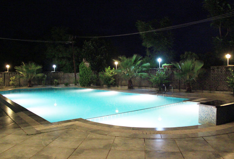 Hotel Oyo Premium Corbett Kyari 18