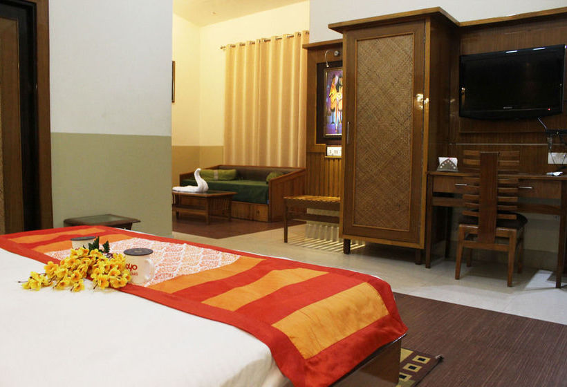 Hotel Oyo Premium Corbett Kyari 3