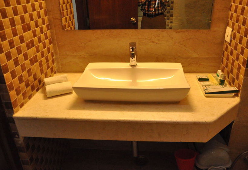 Hotel Oyo Premium Gwalior City Centre 2