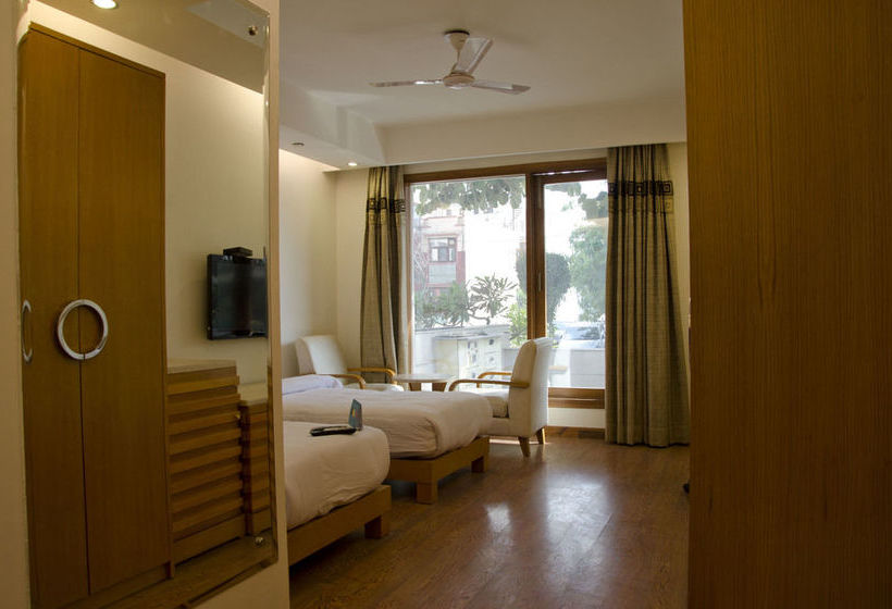 Fabhotel Phase 2 Dlf Square 2