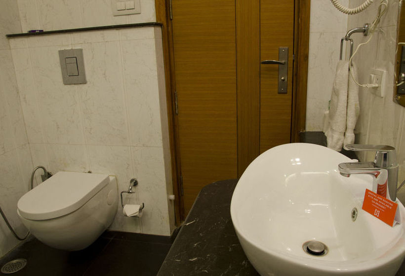 Fabhotel Phase 2 Dlf Square 3