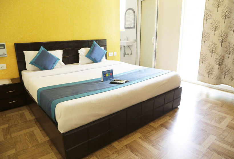 Fabhotel Cyber City 10