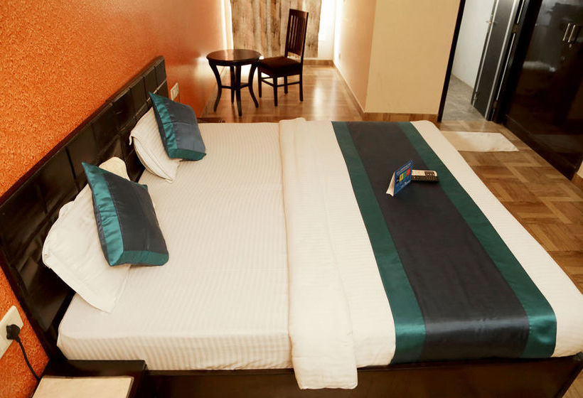 Fabhotel Cyber City 11