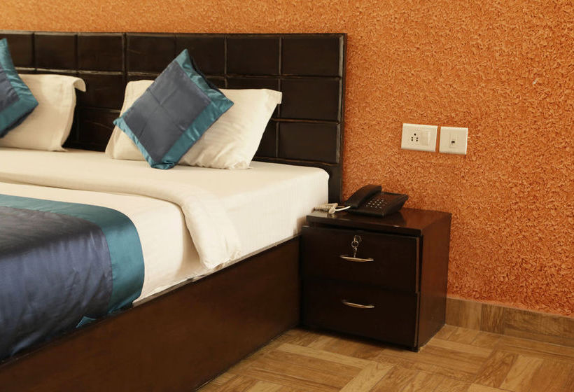 Fabhotel Cyber City 14