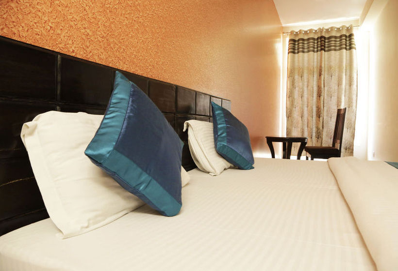 Fabhotel Cyber City 16