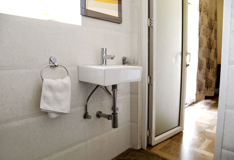 Fabhotel Cyber City 3