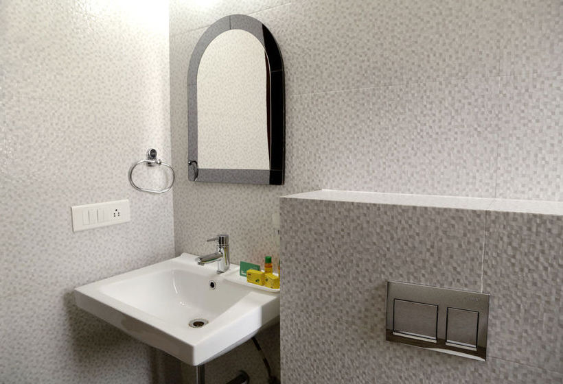 Fabhotel Cyber City 6