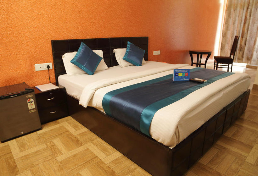 Fabhotel Cyber City 8