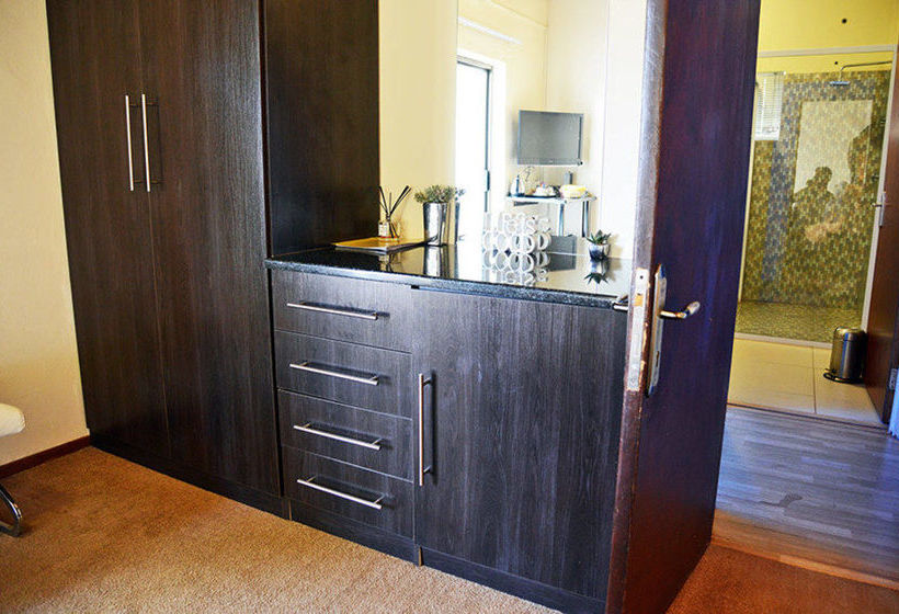 Pensión Gatz Guest House 4