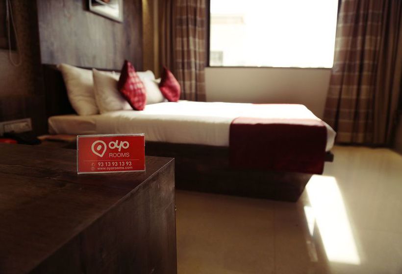 Hotel Oyo Premium Pimpri Finolex Chowk 7