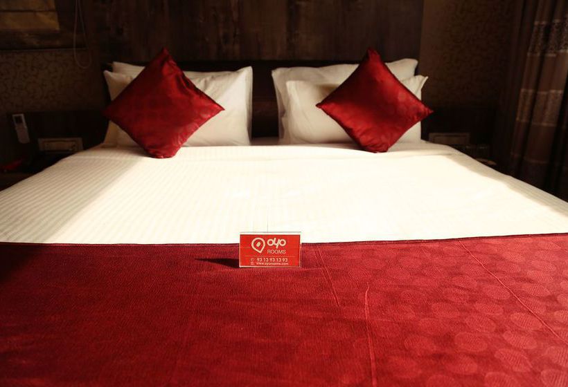 Hotel Oyo Premium Pimpri Finolex Chowk 8