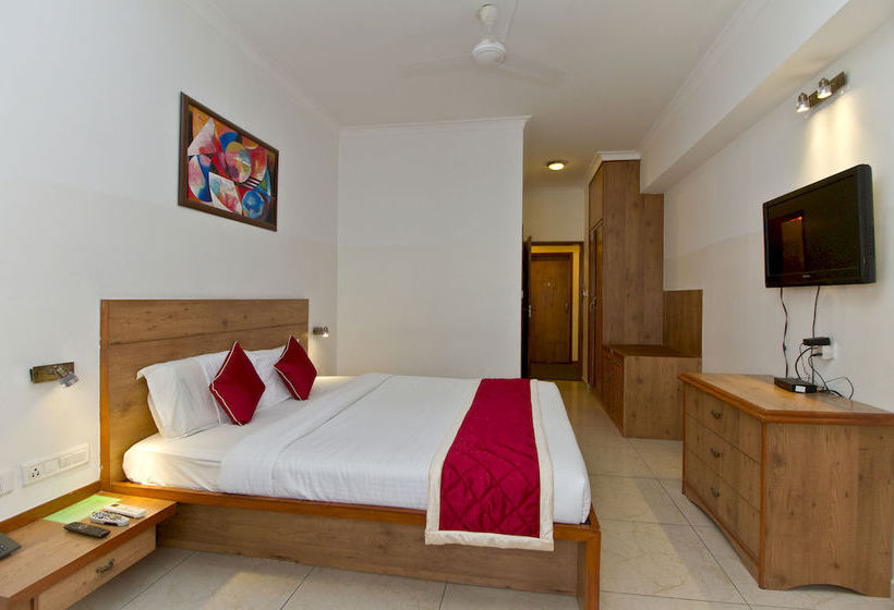 Hotel Oyo Premium Cunningham Road 10