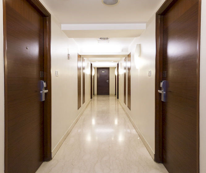 Hotel Oyo Premium Cunningham Road 13