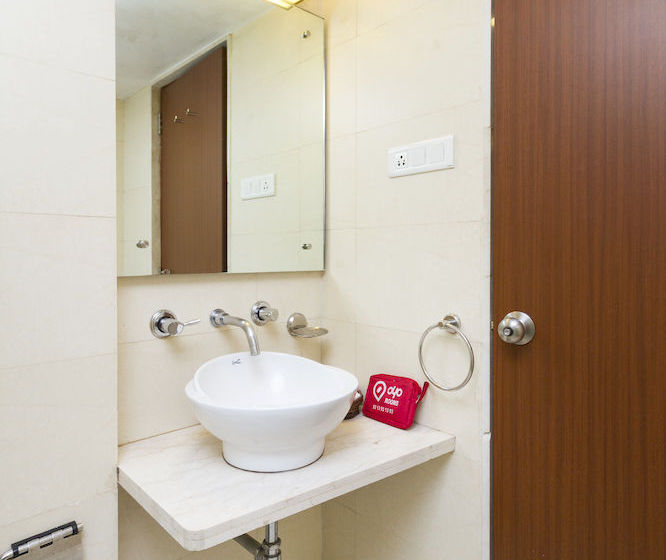 Hotel Oyo Premium Cunningham Road 14