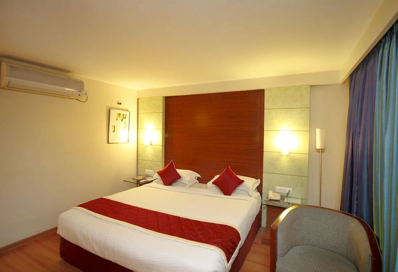 Hotel Oyo Premium Cunningham Road 2