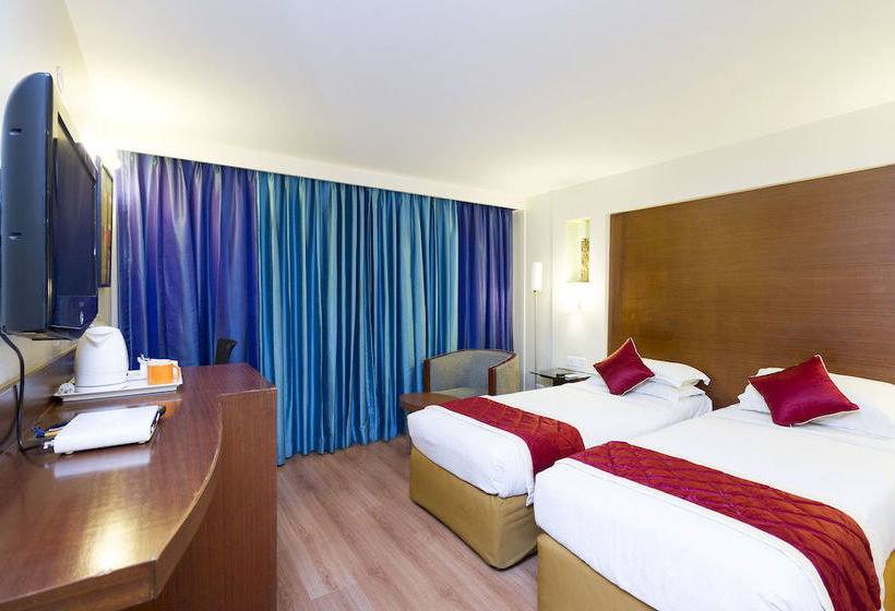 Hotel Oyo Premium Cunningham Road 3