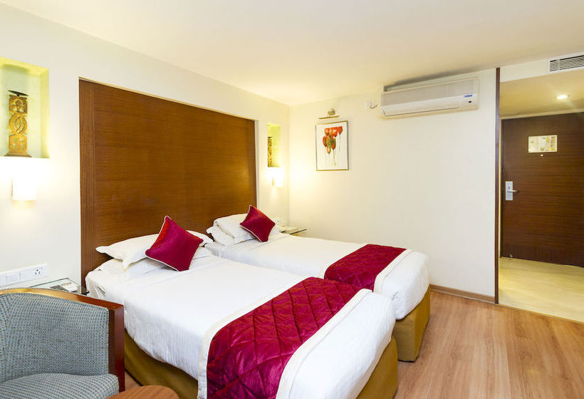 Hotel Oyo Premium Cunningham Road 4