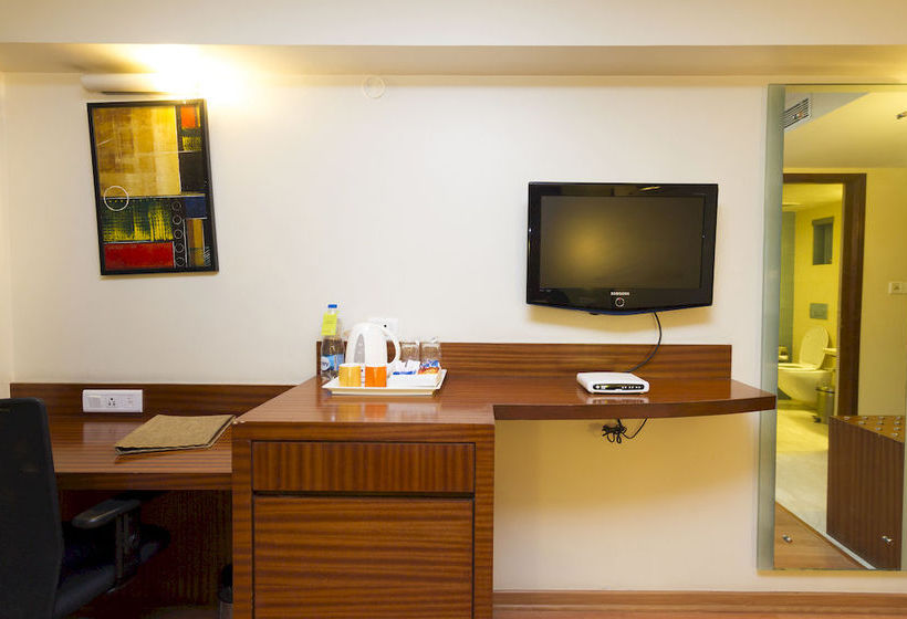 Hotel Oyo Premium Cunningham Road 6