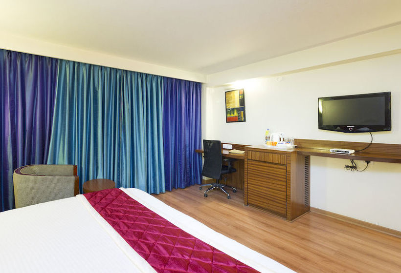 Hotel Oyo Premium Cunningham Road 7