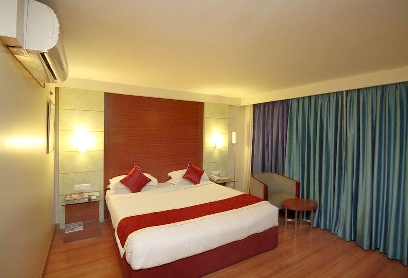 Hotel Oyo Premium Cunningham Road 8