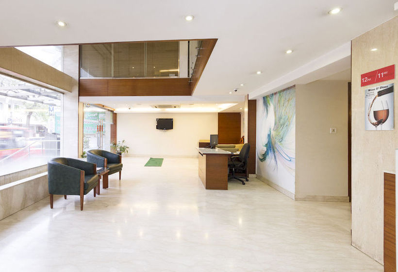 Hotel Oyo Premium Cunningham Road 9