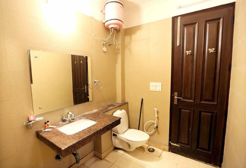 Hotel Oyo Rooms Jaipuria Mall Indirapuram Ghaziabad