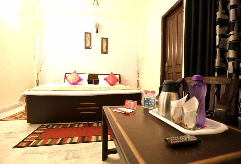 Hotel Oyo Rooms Jaipuria Mall Indirapuram 1