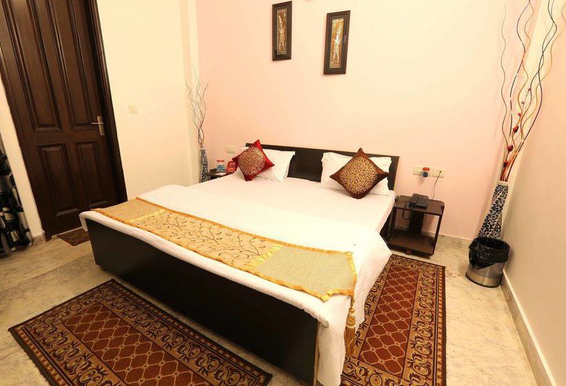 Hotel Oyo Rooms Jaipuria Mall Indirapuram 10