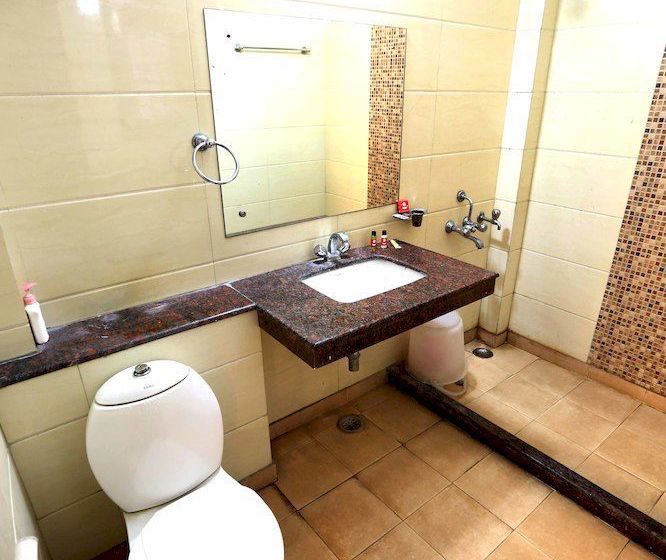 Hotel Oyo Rooms Jaipuria Mall Indirapuram 19