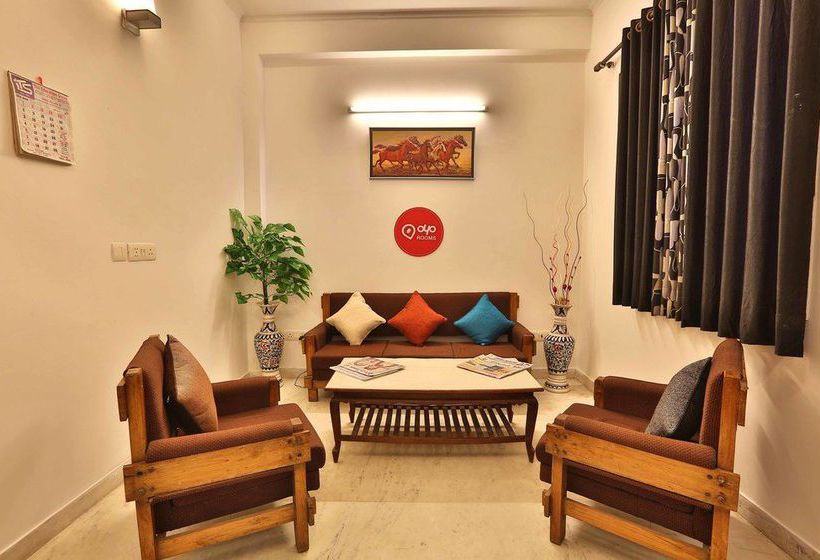 Hotel Oyo Rooms Jaipuria Mall Indirapuram 3