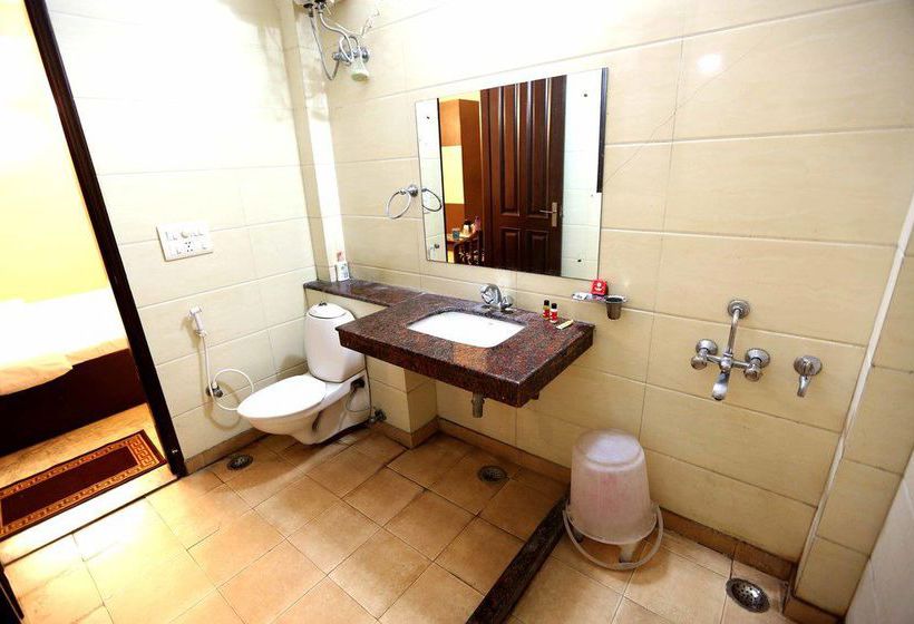 Hotel Oyo Rooms Jaipuria Mall Indirapuram 4