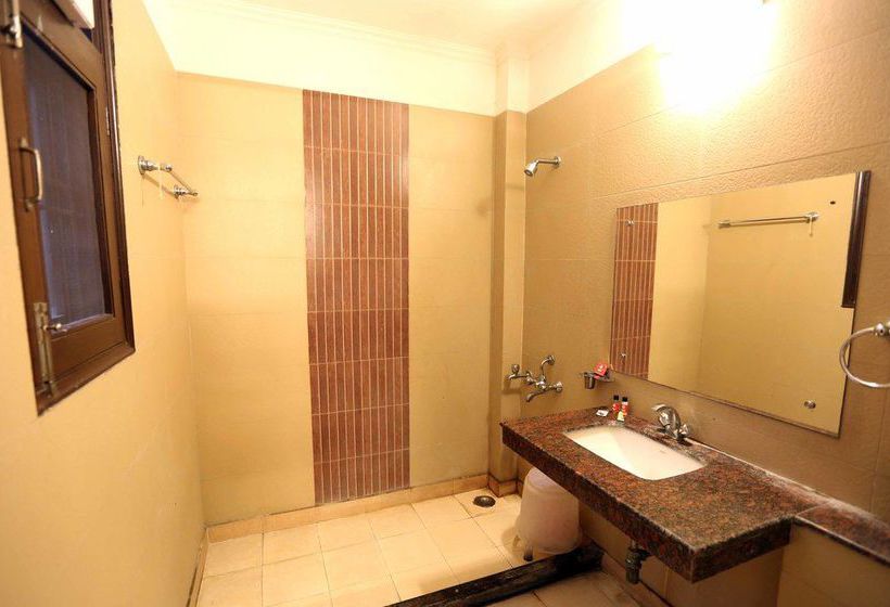 Hotel Oyo Rooms Jaipuria Mall Indirapuram 5