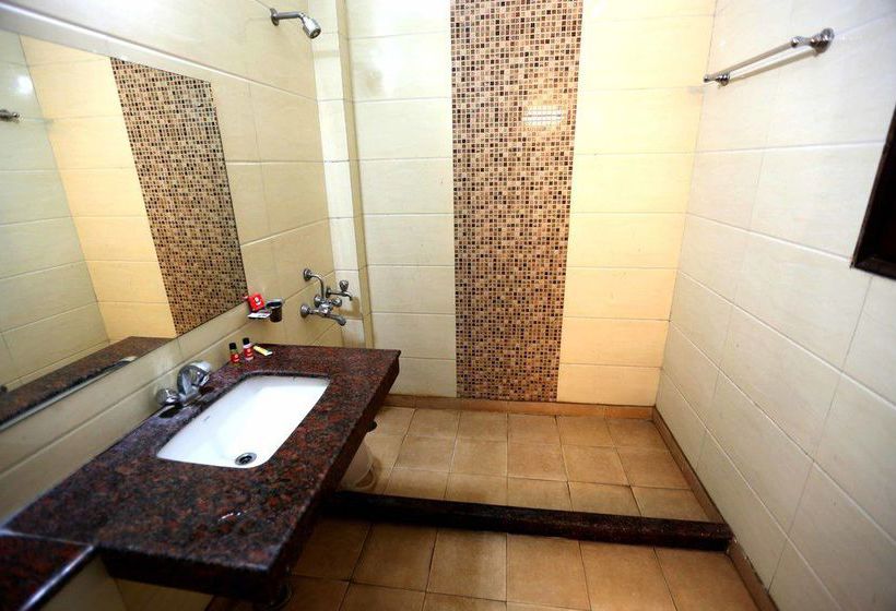 Hotel Oyo Rooms Jaipuria Mall Indirapuram 6