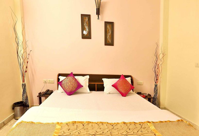 Hotel Oyo Rooms Jaipuria Mall Indirapuram 7