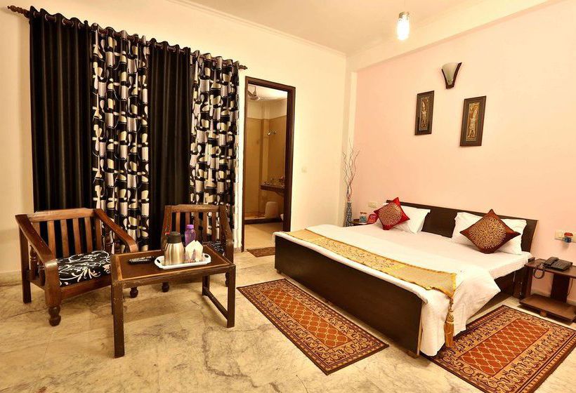 Hotel Oyo Rooms Jaipuria Mall Indirapuram 8