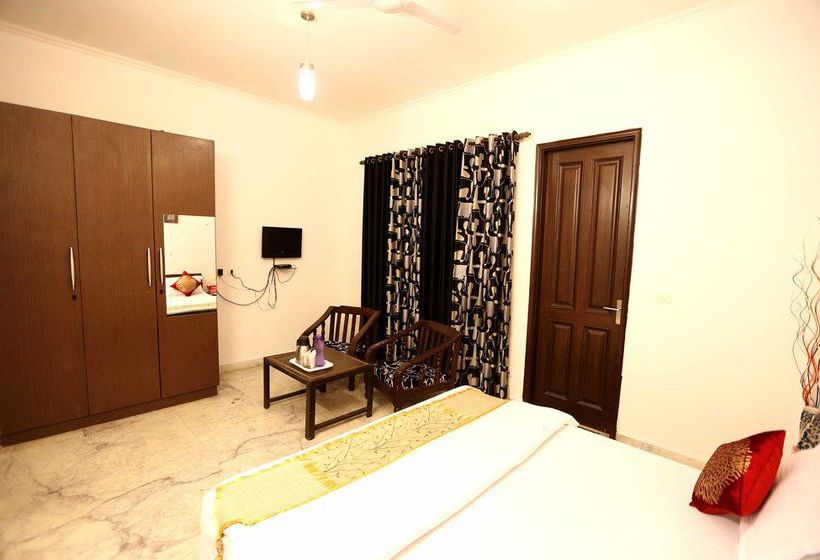 Hotel Oyo Rooms Jaipuria Mall Indirapuram 9
