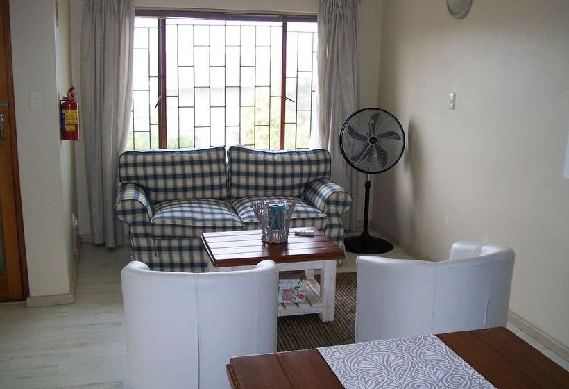 Sea Whisper Self Catering 11