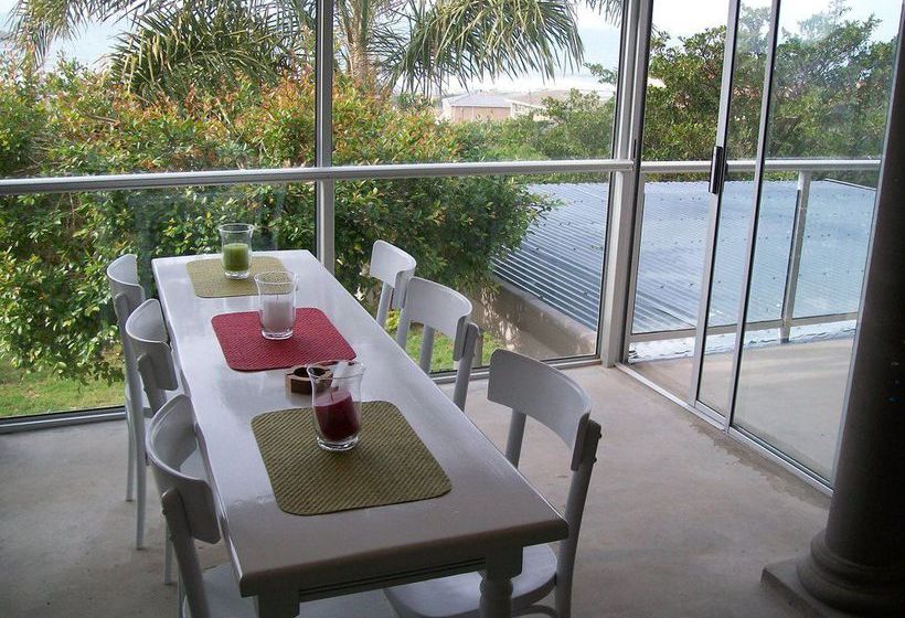 Sea Whisper Self Catering 15