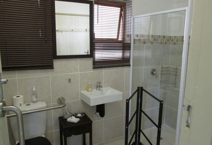 Sea Whisper Self Catering 20