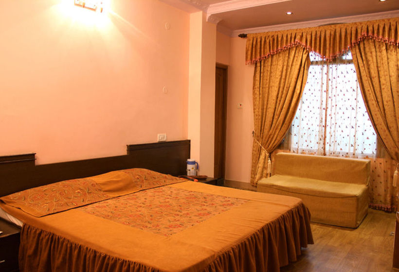 Hotel Himalayan Escape 1