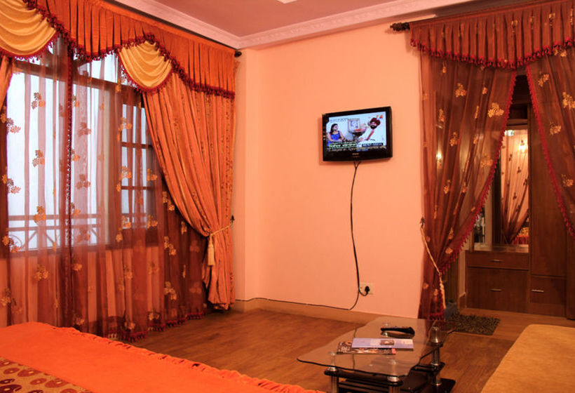 Hotel Himalayan Escape 13