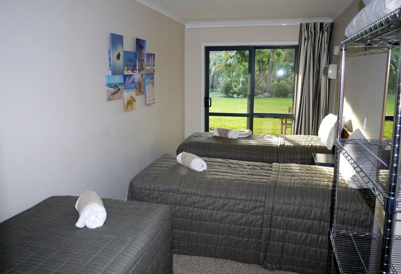 Bay Of Islands Holiday Apartments 14