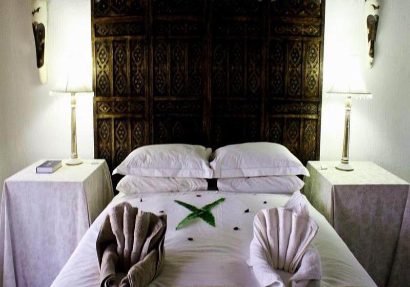 Hotel Maqueda Guest Manor 13