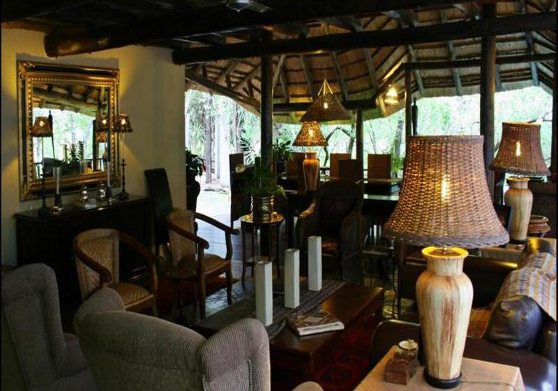 Hotel Maqueda Guest Manor 2