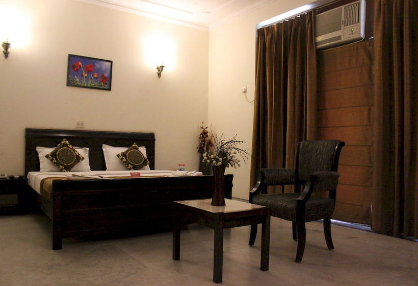 Hotel Oyo Rooms Arjun Marg 1