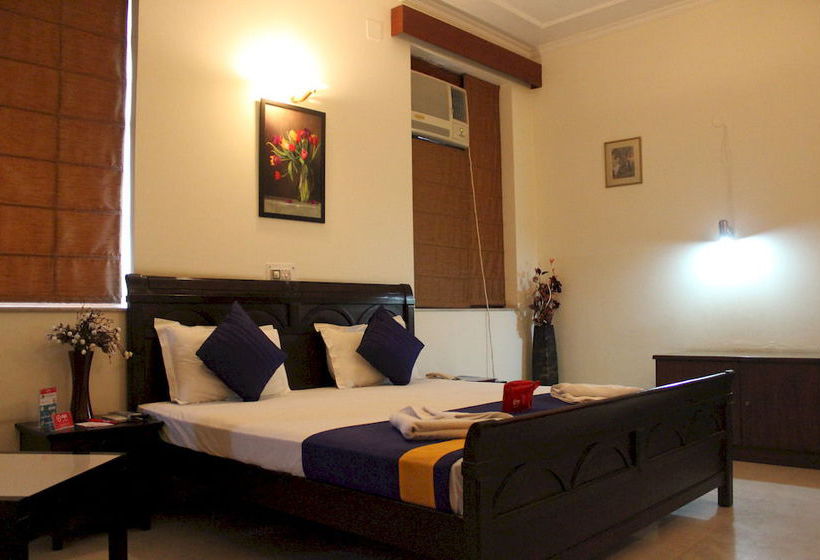 Hotel Oyo Rooms Arjun Marg 16